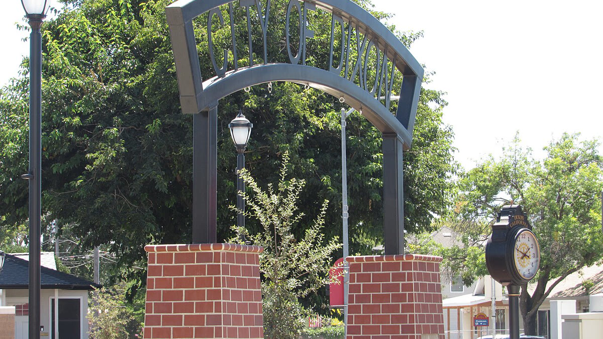 The City of Dixon arch and downtown clock