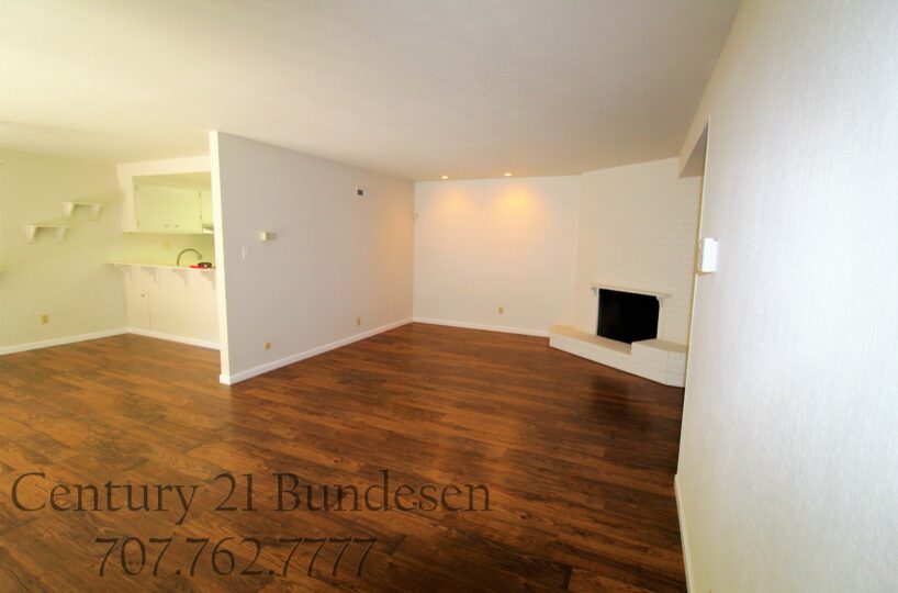 451 Las Casitas